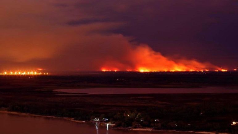 Quema en las islas: buscan ayuda en el exterior